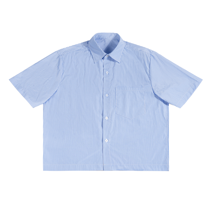 Chemise bleu ciel à rayures verticales
